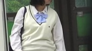 Jkオナニーxvideos盗撮動画-学校帰りのjkがバスを待ってる間に茂みに隠れてオナニーワイルドジャパンチューブ